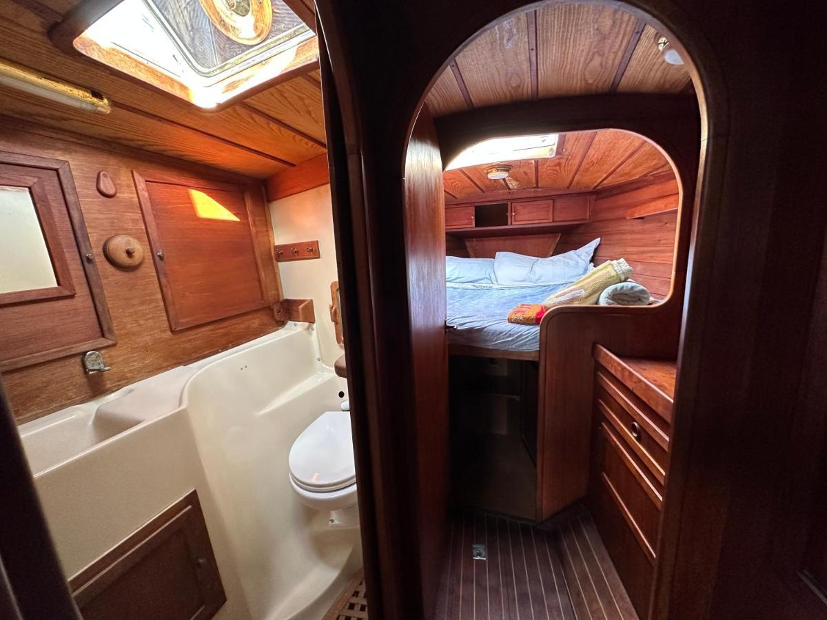 Unique Wooden Sail Yacht + 2 Bikes Included! Hotell Sant Adrià de Besòs Exteriör bild