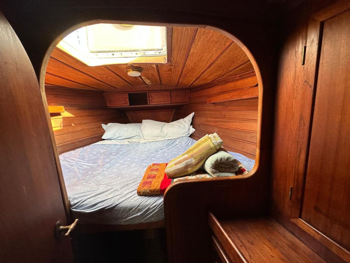 Unique Wooden Sail Yacht + 2 Bikes Included! Hotell Sant Adrià de Besòs Exteriör bild