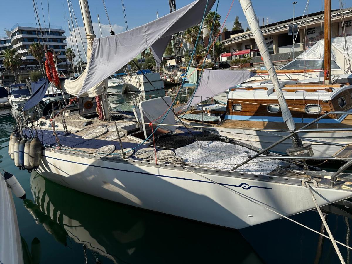 Unique Wooden Sail Yacht + 2 Bikes Included! Hotell Sant Adrià de Besòs Exteriör bild