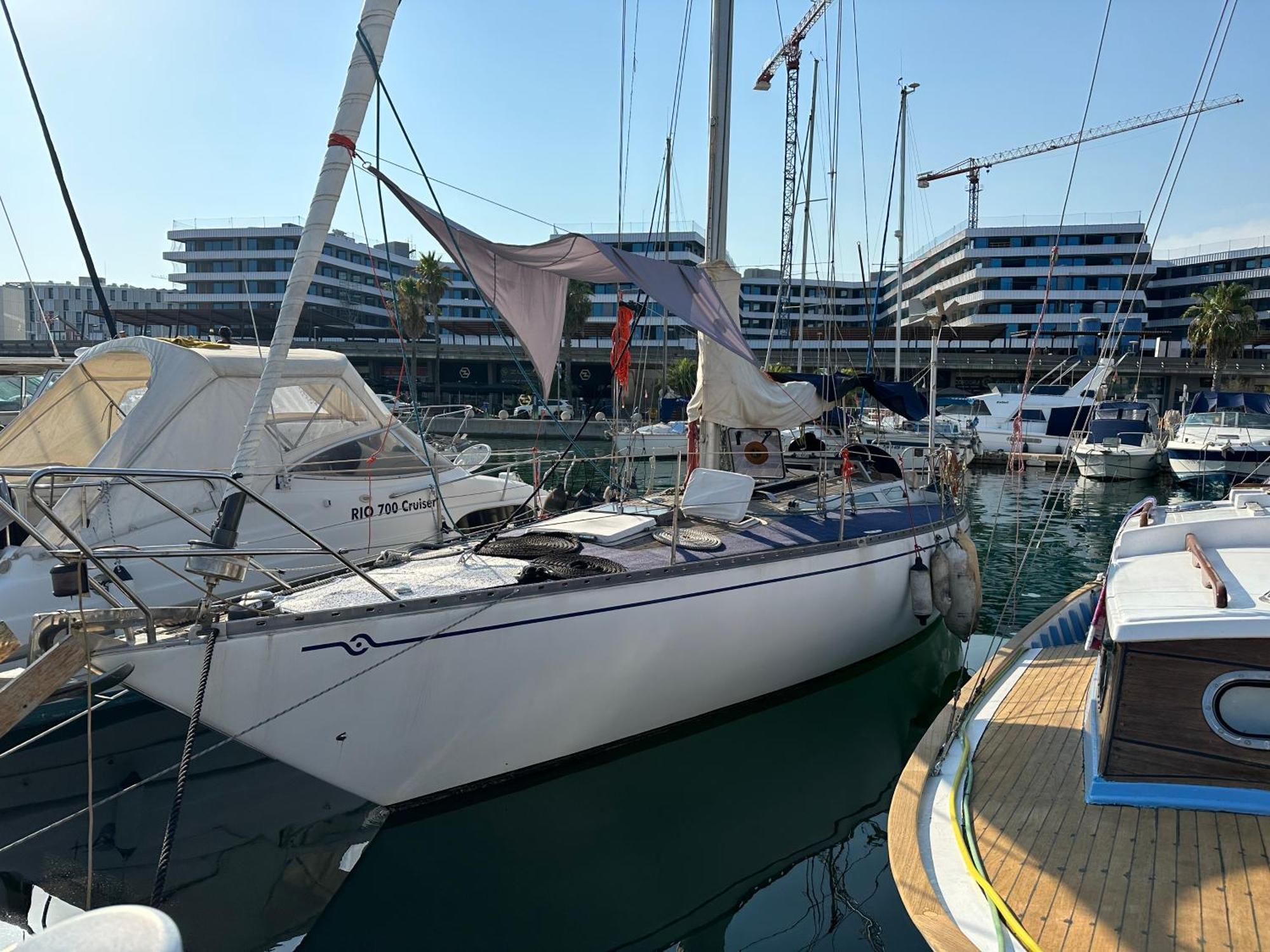 Unique Wooden Sail Yacht + 2 Bikes Included! Hotell Sant Adrià de Besòs Exteriör bild