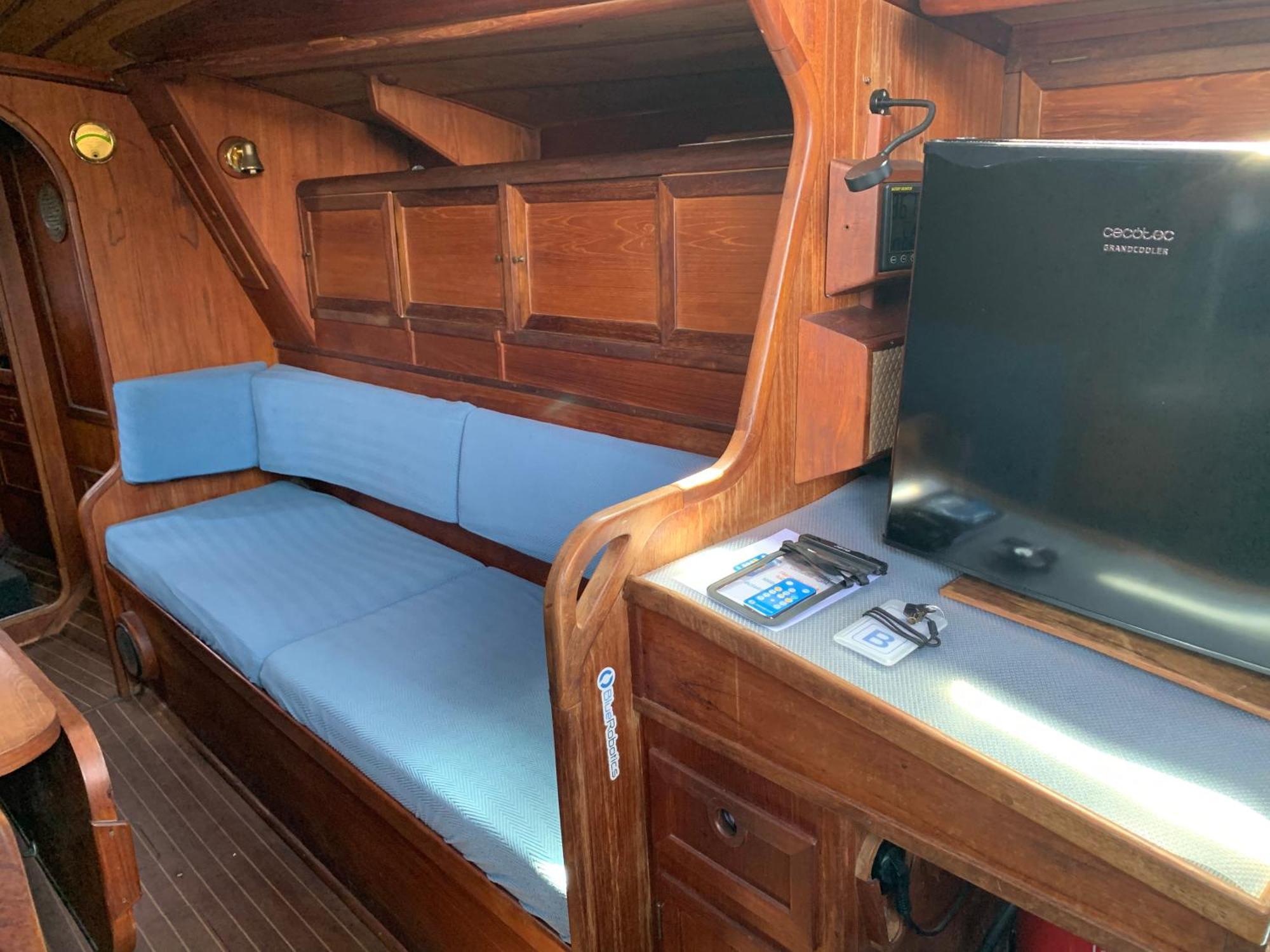 Unique Wooden Sail Yacht + 2 Bikes Included! Hotell Sant Adrià de Besòs Exteriör bild